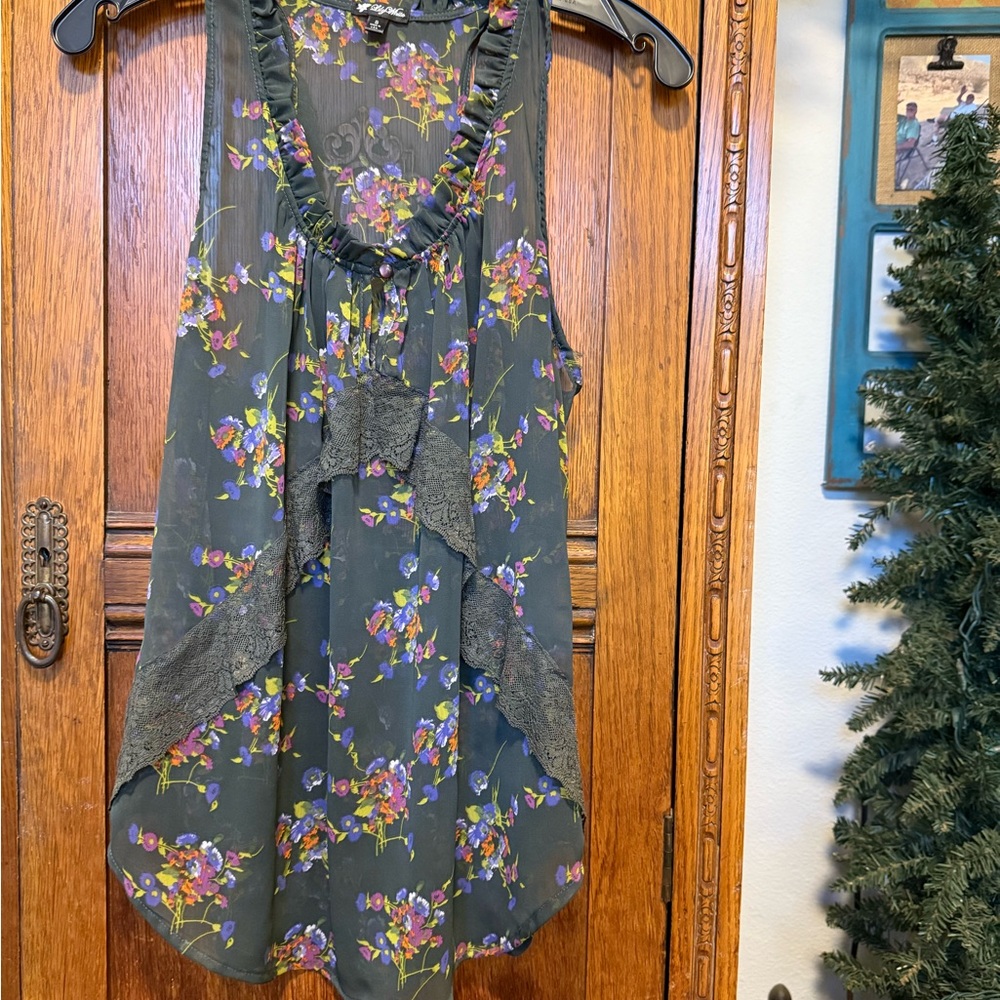 Lily White Floral top - Forest Green and Purple